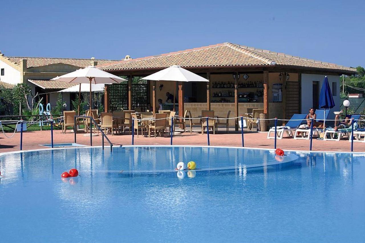 Dolcestate Hotel -Club Campofelice Di Roccella Exterior photo